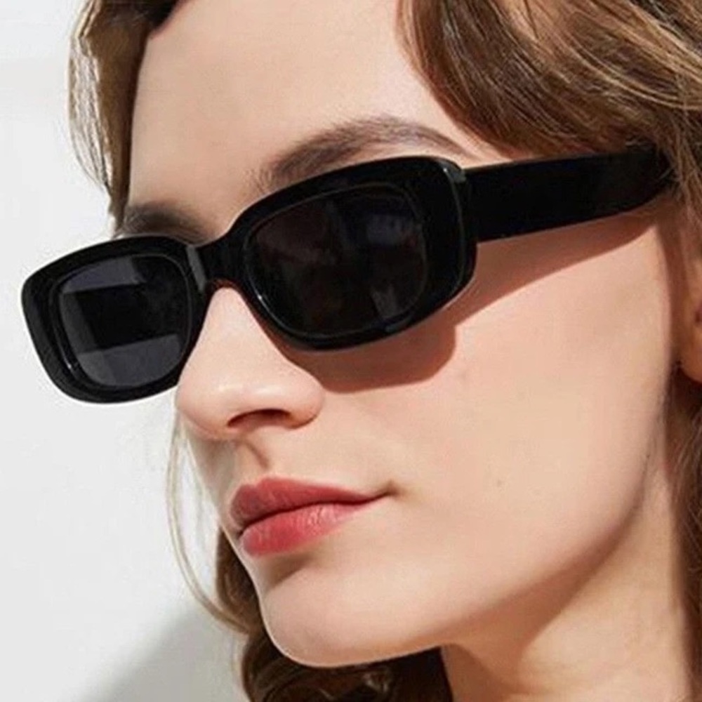 Square Frame Sunglasses in Black